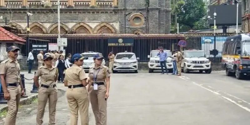 Bomb Threat: बॉम्बे हाईकोर्ट समेत अदालतों, बैंकों और कलेक्ट्रेट को बम से उड़ाने की धमकी, मुंबई से नागपुर तक अलर्ट