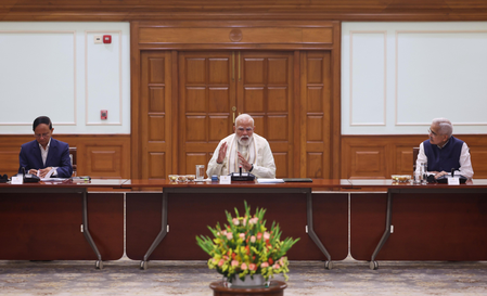 वैश्विक अनिश्चितताओं के बीच पीएम मोदी ने आर्थिक सलाहकार परिषद के साथ की बैठक, भारत की आर्थिक मजबूती पर की चर्चा