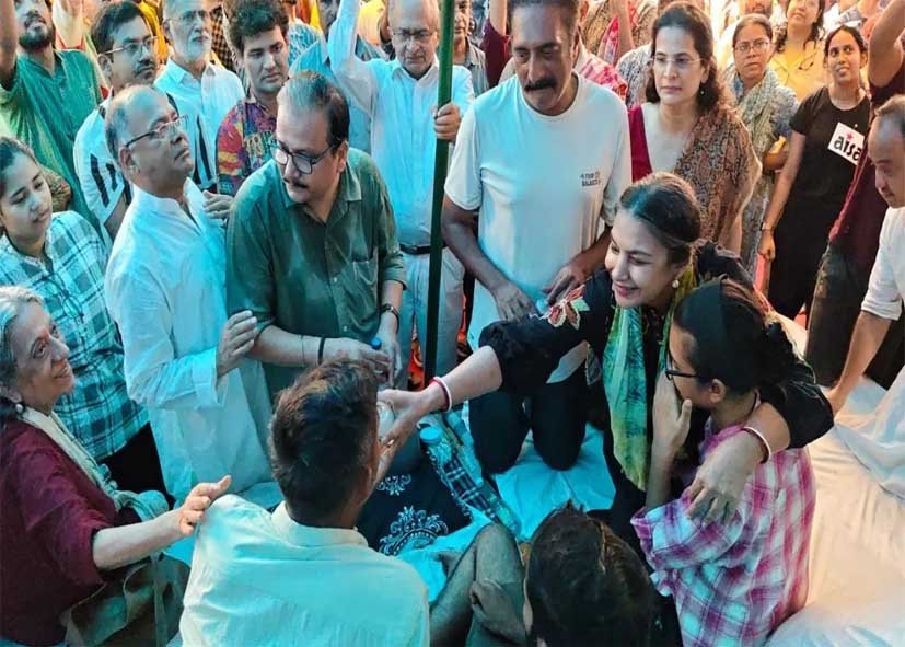 AISA Hunger Strike Over: 23 दिन बाद तीन छात्र नेताओं ने खत्म की भूख हड़ताल